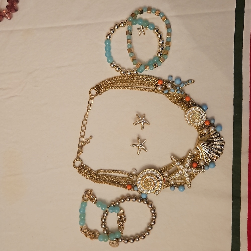 Seashell necklace set